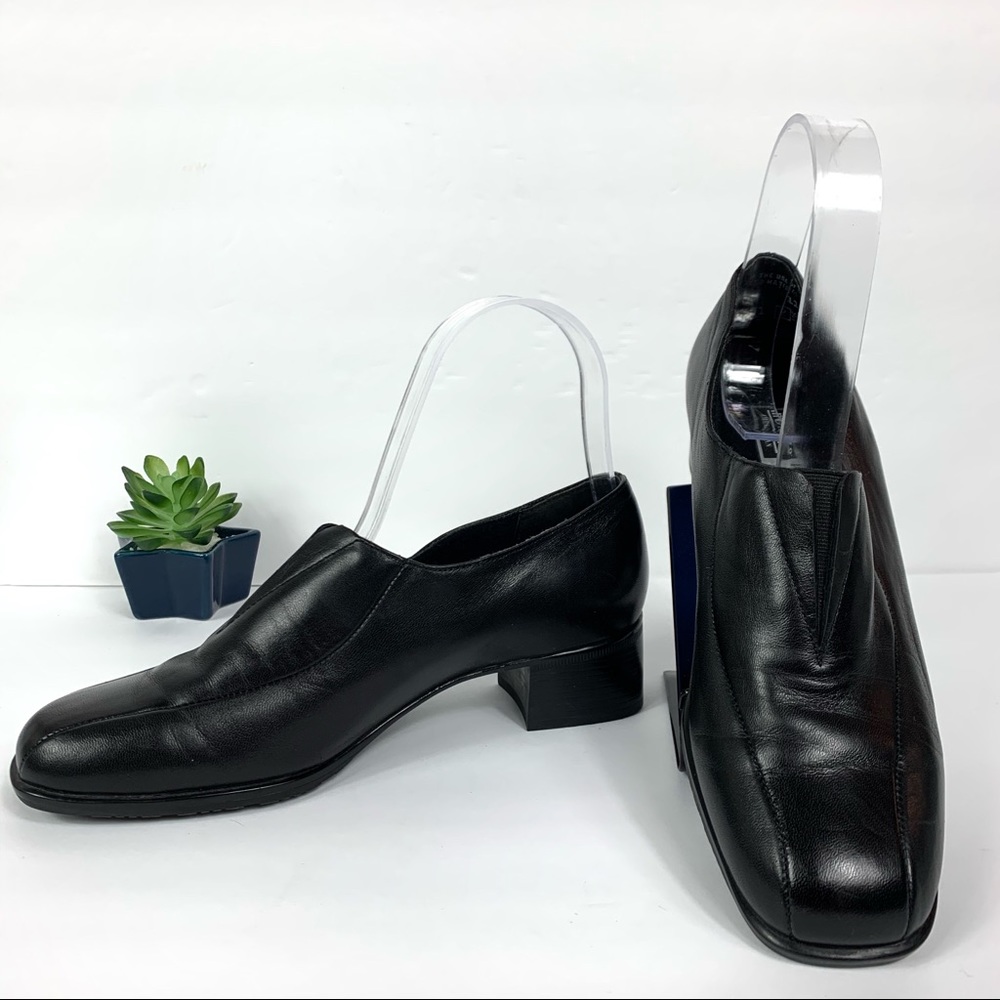 Munro American Loafers Elastic Split Front